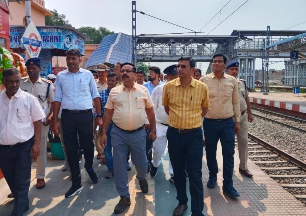 *भागलपुर बिहार 2026/06/25 *श्रावणी मेला–2026 की तैयारियों का जायजा लेने हेतु डीआरएम/मालदा ने सुल्तानगंज एवं भागलपुर स्टेशनों का किया निरीक्षण*