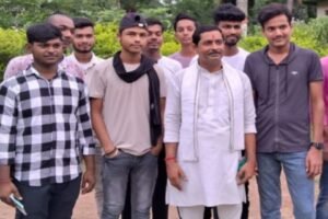 भागलपुर ०२ जून २०२६ *   समर्थकों के साथ संगठन अध्यक्ष,युवा एकता समाजिक संगठन की मुख्यमंत्री से मांग : पुरातत्व विभाग से राबड़ी आवास की हो खुदाई।