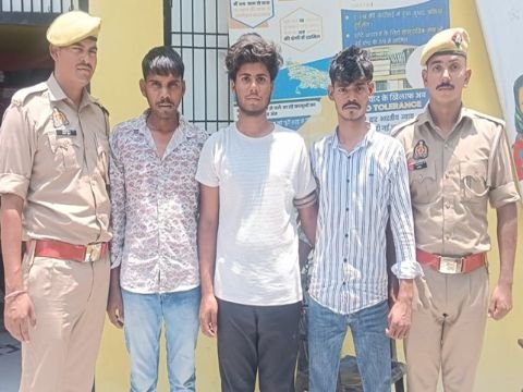 मथुरा 3 जून 26*थाना महावन पुलिस द्वारा गैंगस्टर के अभियोग में वांछित 03 अभियुक्तगण को किया गया गिरफ्तार ।*