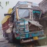 रोहतास/बंजारी7jun2026*: ब्रेक फेल ट्रक ने क्वार्टर में मारी टक्कर, बड़ा हादसा टला।