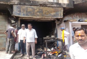 अयोध्या 8 jun 2026*में अनिल टेलर्स की दुकान में लगी आग, लाखों का सामान जलकर राख