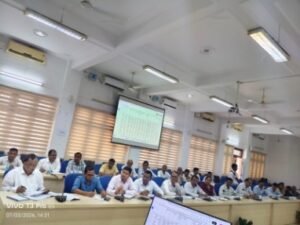 कौशाम्बी3जुलाई26*जिलाधिकारी ने की कर-करेत्तर एवं राजस्व कार्यों की प्रगति की समीक्षा*