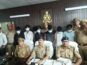 वाराणसी6जुलाई26*₹5 लाख लूटकांड का खुलासा, 8 बदमाश गिरफ्तार; पुलिस मुठभेड़ में मुख्य आरोपी के पैर में लगी गोली