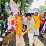 लखनऊ10जुलाई26*रक्षा मंत्री राजनाथ सिंह के जन्मदिवस पर दिखावे के तौर पर लखनऊ में चला विशेष सफाई अभियान…*