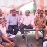 बांदा 13 जुलाई 26*की गल्ला मंडी मे चोरी का आठ दिन बाद भी खुलासा न होने पर व्यापारियों का आक्रोश सड़क पर उतर आया है।*
