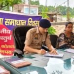 कौशाम्बी11जुलाई26*थाना समाधान दिवस पर करारी थाने में एसपी ने सुनी फरियाद, त्वरित निस्तारण के दिए निर्देश*