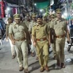 मथुरा 11 जुलाई 26 क्षेत्राधिकारी रिफाइनरी द्वारा पुलिस बल के साथ फरह क्षेत्र का पैदल गश्त:-*
