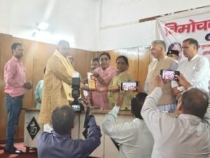 देहरादून12जुलाई26*विधानसभा अध्यक्ष रितु खंडूरी से मिले पत्रकार कल्याण समिति के पदाधिकारी |