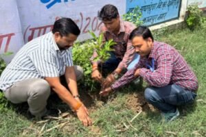 कानपुर नगर13जुलाई26* मनसुखलाल लाल सर्वोदय इंटर कॉलेज में दर्जनों पेड़ रोपे गए 200 का लक्ष्य* कानपुर नगर13जुलाई26* मनसुखलाल लाल सर्वोदय इंटर कॉलेज में दर्जनों पेड़ रोपे गए 200 का लक्ष्य*