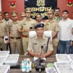 मथुरा 14 जुलाई 26 जैंत करोड़ों रुपए की चोरी करने वाले चार अभियुक्तों को पुलिस ने किया गिरफ्तार*