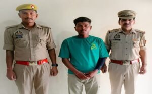 मथुरा 15 जुलाई 26* “ऑपरेशन प्रहार” के तहत 01 अभियुक्त 20 पाउच ग्रैन्ड मास्टर अवैध देशी शराब सहित किया गया गिरफ्तार ।*