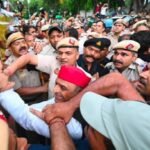 नई दिल्ली21जुलाई26*सपा प्रमुख अखिलेश यादव को पुलिस ने छत्रसाल स्टेडियम ले जाया जा रहा*