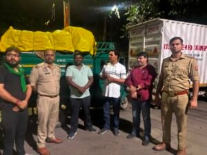नोयडा22जुलाई26*दिल्ली प्रदर्शन में जाने से रोकने के लिए पुलिस वालों द्वारा घर में ही नजर बंद कर दिया गया है ।