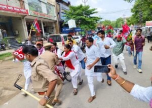 लखनऊ23जुलाई26*साइकिल यात्रा पर रोक से गरमाई सियासत*