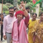 लखनऊ/अयोध्या23जुलाई26*छात्रों पर दमन को लेकर सपा नेत्री ने प्रधानमंत्री को प्रतीकात्मक चूड़ियां भेंट की*