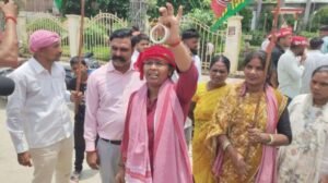 लखनऊ/अयोध्या23जुलाई26*छात्रों पर दमन को लेकर सपा नेत्री ने प्रधानमंत्री को प्रतीकात्मक चूड़ियां भेंट की*