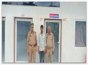 मथुरा 25 जुलाई 26* आपरेशन प्रहार के तहत एक अभियुक्त को 338 ग्राम अवैध मादक पदार्थ (गांजा) सहित गिरफ्तार किया गया ।*