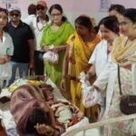 बाँदा26जुलाई26*रोटी बैंक की महिला टीम के द्वारा मरीजों को फल,बिस्किट आदि का वितरण जिला महिला अस्पताल बाँदा में किया गया।*