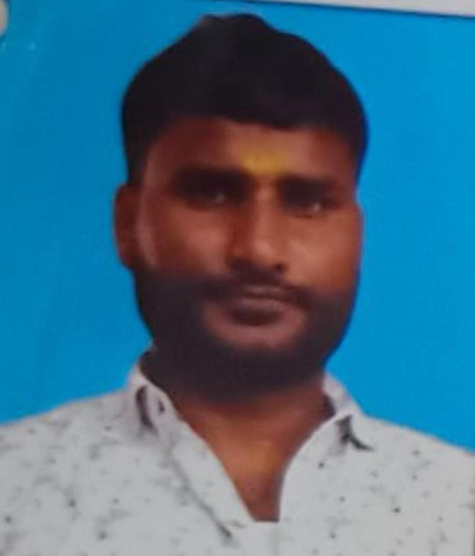 सुल्तानपुर28जुलाई26*हत्यारोपी केशरी मामा ने पुलिस को चकमा देकर किया सरेंडर,शार्प शूटर में होती है गिनती*
