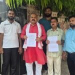 सुल्तानपुर28जुलाई26*अमहट मंडी की समस्याओं का “अंबार”, व्यापारी नेताओं ने जिलाधिकारी से लगाई गुहार – “जल्दी आंख खोलो”*