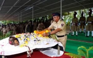 रायगड29जुलाई26*रायगड पोलिस दलावर शोककळा! कर्तव्यनिष्ठ श्वान 'ऑस्कर'ला भावपूर्ण श्रद्धांजली रायगड29जुलाई26*रायगड पोलिस दलावर शोककळा! कर्तव्यनिष्ठ श्वान 'ऑस्कर'ला भावपूर्ण श्रद्धांजली