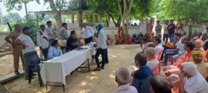कौशाम्बी30जुलाई26*ग्राम गंभीरा पूरब में भूमि विवाद की 06 शिकायतों का एसडीएम ने मौके पर कराया निस्तारण*