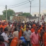 कौशाम्बी31जुलाई26*सावन माह के शुरू होते ही बाबा भोलेनाथ को जलाभिषेक के लिए हजारों कांवरियो का जत्था रवाना*