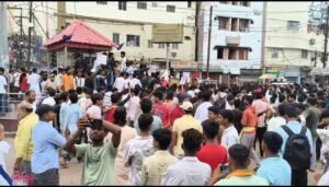 भागलपुर25जुलाई26*NEET पेपर लीक के विरोध में बिहार बंद, भागलपुर में छात्रों का प्रदर्शन, सुरक्षा के कड़े इंतजाम | भागलपुर25जुलाई26*NEET पेपर लीक के विरोध में बिहार बंद, भागलपुर में छात्रों का प्रदर्शन, सुरक्षा के कड़े इंतजाम |