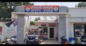 हरदोई १ जुलाई २६ * रिश्तों की मर्यादा भूला जीजा! इंस्टाग्राम पर साली की एडिटेड फोटो पोस्ट करने का आरोप, लाइक्स के चक्कर में पहुंचा थाने