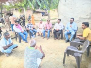 अयोध्या1अगस्त26*पूर्व मंत्री रुश्दी मियां ने शोक संतप्त परिवारों से की मुलाकात, आर्थिक मदद देकर बढ़ाया सहारा