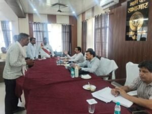 बांदा 1 अगस्त 26*सम्पूर्ण समाधान दिवस में फिर टूटा फरियादियों का भरोसा,44 शिकायतों में चंद का ही निस्तारण*