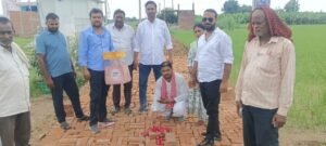 कौशाम्बी2अगस्त26*जिला पंचायत सदस्य राज गौतम ने किया खड़ंजा मार्ग का उद्घाटन*
