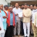 बाँदा2अगस्त26*मवई बुजुर्ग के किसानों की 300 बीघा जमीन रास्ता बंद होने से बाधित*
