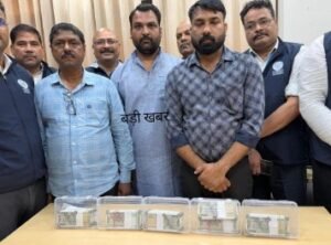 लखनऊ3अगस्त26*40 लाख की मांग, 7.50 लाख की रिश्वत लेते JE और सुपरवाइजर गिरफ्तार*