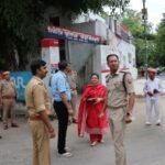 मथुरा 3 अगस्त 26 सावन के पवित्र महीने में प्रथम सोमवार को जिलाधिकारी एवं वरिष्ठ पुलिस अधीक्षक द्वारा निरीक्षण*