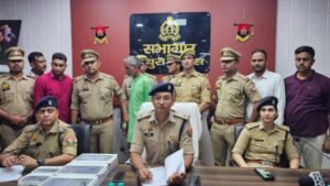 मथुरा 3 अगस्त 26* महिला की धारदार हथियार से गला काटकर हत्या करने वाले 03 अभियुक्त गिरफ्तार ।*