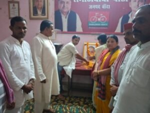 बांदा 5 अगस्त 26*जनेश्वर मिश्र की जयंती पर सपाइयों ने किया नमन, समाजवादी विचारों को आगे बढ़ाने का लिया संकल्प*