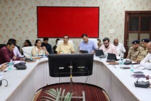 मथुरा 6 अगस्त26 हरियाली तीज, 'हर घर तिरंगा' अभियान एवं कृष्ण जन्माष्टमी पर्व के दृष्टिगत कलेक्ट्रेट सभागार में महत्वपूर्ण बैठक*