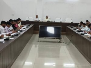 बांदा 6 अगस्त 26*राजस्व वादों के समयबद्ध एवं गुणवत्तापूर्ण निस्तारण में किसी प्रकार की शिथिलता स्वीकार नहीं की जाएगी : आयुक्त*
