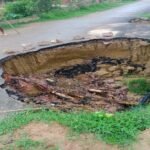 बांदा 6 अगस्त 26*बरसात में दलदल बनी सड़क, ग्रामीणों का बढ़ा संकट; PWD ने 2-3 दिन में मरम्मत का दिया भरोसा*