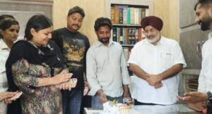 पंजाब7अगस्त26*एडवोकेट हरप्रीत सिंह के ड्राईवर संदीप सिंह का जन्मदिन धूमधाम से मनाया