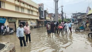 पंजाब7अगस्त26*अबोहर वाल्मीकि चौक में मेयर पति नरेश वधवा व पूर्व पार्षद पुनीत अरोड़ा ने खुलवाए सीवरेज