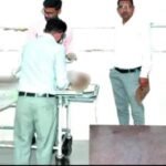 सतना9अगस्त26*मॉर्चुरी में हो रहा था पोस्टमॉर्टम, पौने दो घंटे तक देखती रहीं छात्राएं, जिला अस्पताल में आई सामने बड़ी लापरवाही*