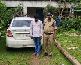 रीवा11अगस्त26*, शातिर अपराधी लोहे का धारदार चाकू सहित गिरफ्तार ,कार भी जप्त , आरोपी के पूर्व से है 22 आपराधिक मामले*