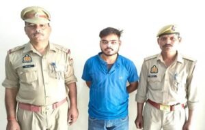 मथुरा 12 अगस्त 26* हत्या के प्रयास में वांछित चल रहे 01 अभियुक्त को 01 अवैध हथियार सहित गिरफ्तार किया गया ।*