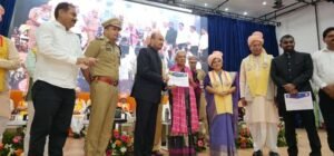 सुल्तानपुर13अगस्त26*एचपीवी टीकाकरण में उत्कृष्ट प्रदर्शन पर सीडीओ विनय कुमार सिंह सम्मानित*