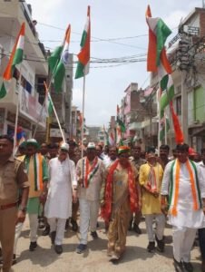 कौशाम्बी13एग्स726*तिरंगे के रंग में रंगा मंझनपुर,गूंजे भारत माता की जय और वंदे मातरम् के नारे*