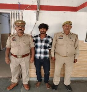 मथुरा 14 अगस्त 26* 01 वाहन चोर को चोरी की मोटर साइकिल व एक मोबाइल फोन सहित किया गया गिरप्तार ।