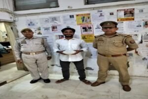 मथुरा 14 अगस्त 26*थाना वृन्दावन पुलिस द्वारा ऑपरेशन प्रहार के तहत 01 अभियुक्त को अवैध नशीला पदार्थ (गांजा) सहित गिरफ्तार किया गया ।*