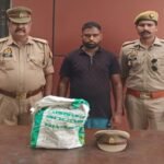 मथुरा 16 अगस्त 26* “ऑपरेशन प्रहार” के तहत 01 अभियुक्त को कुल 22 पव्वा अवैध देशी शराब के साथ गिरफ्तार किया गया ।*